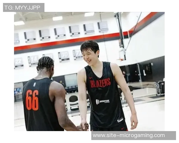 能否突破重围开拓者与热火对决前瞻杨瀚森与翻译共赏队友精彩扣篮瞬间