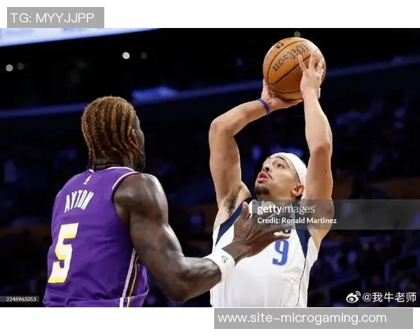 浓眉称赞小内姆哈德具备控卫所需判断力与决策能力令人期待