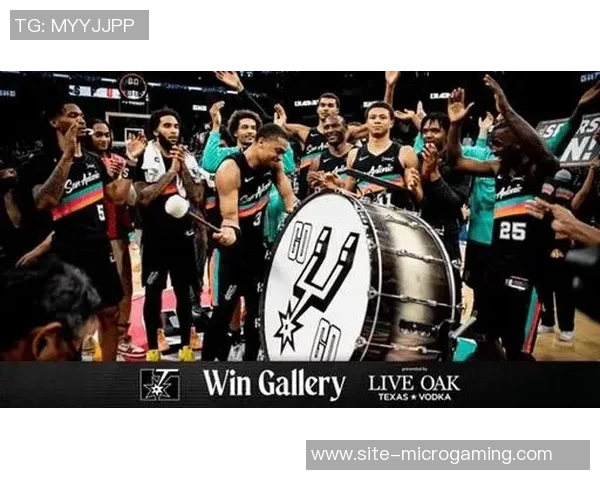 米奇称赞队内人才众多文班是基石凯尔登则是球队灵魂所在