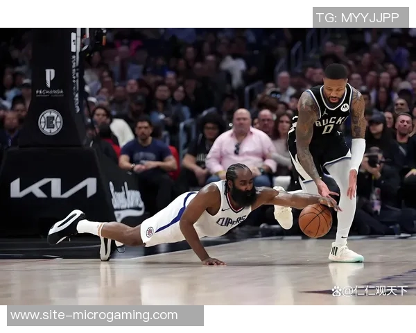 泰伦卢谈哈登使用频率高是为了弥补小卡缺阵的无奈之举 泰伦卢谈哈登使用频率高是为了弥补小卡缺阵的无奈之举