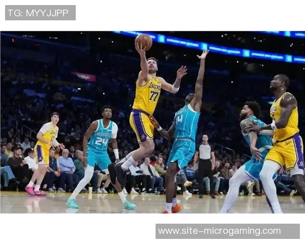 黄蜂队一月表现出色净效率与进攻效率双双领跑联盟战胜雷霆马刺掘金 黄蜂队一月表现出色净效率与进攻效率双双领跑联盟战胜雷霆马刺掘金