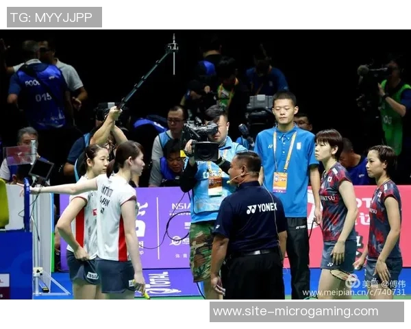 豪泽坚持三分出手21次直言追求纪录不愿投两分球 豪泽坚持三分出手21次直言追求纪录不愿投两分球